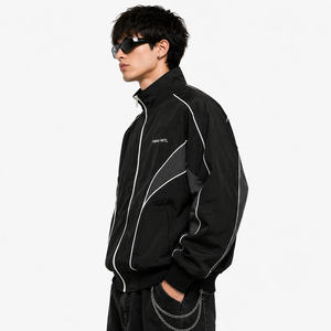 แจ็คเก็ตบอมเบอร์ผู้ชายแบบมีแถบตัดสี น้ำหนักเบา ซิปหน้า สไตล์สตรีทแวร์ เสื้อคลุมกันหนาว รับผลิตตามแบบ (OEM) ขายส่ง B2B แจ็คเก็ตผู้ชาย - Product Image 5