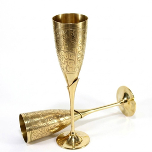 Ensemble de 2 flûtes à champagne en laiton gravé à la main, plaqué or, style vintage royal, gobelets à vin de luxe en promotion - Product Image 1