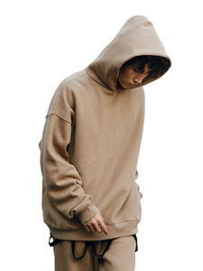 Sweat-shirt surdimensionné de qualité supérieure avec coupe décontractée, texture douce et un style urbain très tendance. Idéal pour les tenues décontractées et les ensembles superposés - Product Image 4