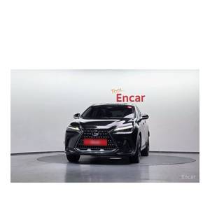 Lexus NX Premium 2024 con Cámara Trasera, Asientos de Cuero, Volante a la Izquierda - 33,129 km, 10 Meses de Uso - Product Image 3