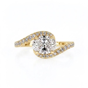 Élégante bague de fiançailles en or blanc 14 carats avec diamant de laboratoire ovale 2,30 carats taille East to West, sertie en bypass, cadeau d'anniversaire pour elle - Product Image 4
