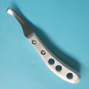 Cuchillo para pezuñas con mango de aleación de aluminio, herramientas de herrador para recortar pezuñas y reparar herraduras, equipo para caballos - Product Image 4