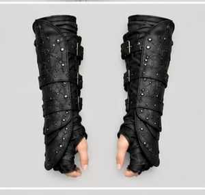 Disfraz de Guerrera de Cuero para Mujer con Hombreras de Piel y Conjunto de Armadura - Product Image 4