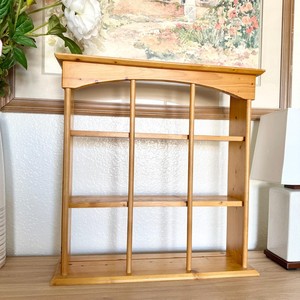 Estante de Pared de Madera de Pino Hecho a Mano con Ganchos Vintage - Precios al por Mayor B2B - Product Image 1