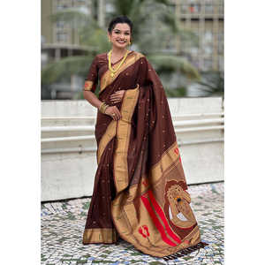 Sari en soie Paithani Mahalaxmi God de la marque ELITE WEAVES, tissé avec des fils Zari, couleur café, qualité supérieure, fait main, 650g - Product Image 6