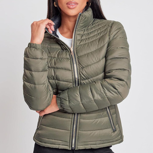 Chaqueta Acolchada Personalizada de Poliéster para Mujer, Chaqueta Acolchada con Capucha Personalizada para Mujer - Product Image 4