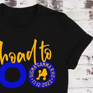 เสื้อยืด Rhoad to 100 สีขาว พิมพ์ลายกรีกแบบกำหนดเอง เสื้อยืดแขนสั้น คอกลม ลำลอง แฟชั่นฤดูร้อนสำหรับชมรมนักศึกษา - Product Image 5