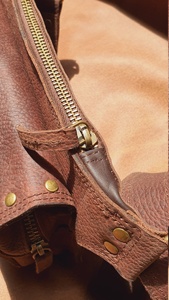 Riñonera de Moda, Riñonera de Cuero Elegante, Riñonera Ligera Personalizada para Viajes y Senderismo, Riñonera de Estilo Sostenible - Product Image 6