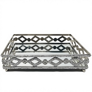 Plateau de vanité en verre miroir de luxe fait main, plateau décoratif en métal perlé de cristal argenté, organisateur de cosmétiques, présentoir à bijoux - Product Image 4