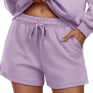 Shorts de yoga décontractés pour femmes grandes tailles, personnalisés, de haute qualité, écologiques, respirants, en polaire, à taille élastique, motif uni, personnalisables à l'avant - Product Image 1