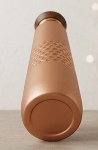 ขวดน้ำทองแดงลายตอก ฝาไม้ - Product Image 4