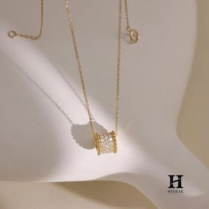 Pendentif cylindrique en diamant de luxe, collier en or 14K/18K avec diamants de laboratoire/naturels, fournisseur de bijoux en gros - Product Image 5