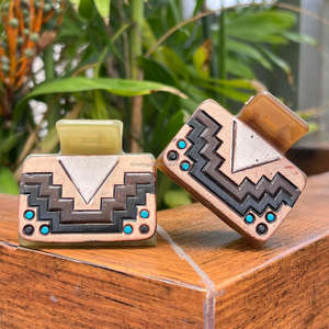 Mini pinzas para el pelo de cuero mecanizado a mano de nuevo diseño 2025, abalorios de cuero genuino de alta calidad, pinzas para el pelo, accesorios para mujeres - Product Image 4