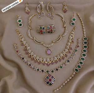 Conjuntos de collar de circonita cúbica de calidad premium, oferta combinada de conjuntos de joyería minimalistas, perfectos para fiestas y oficina, diseños hermosos. - Product Image 1