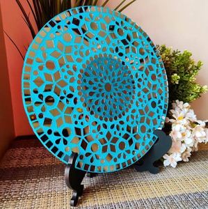 Espejo de Mosaico Artístico Hecho en India, Decoración Moderna para Pared, Pieza Decorativa para Interiores Elegantes, Disponible para la Venta - Product Image 1