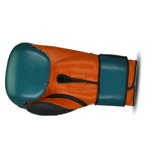 Guantes de kickboxing 100% cuero, modelo deportivo, con logo de marca personalizado, guantes de boxeo de cuero ligeros, en venta. - Product Image 3