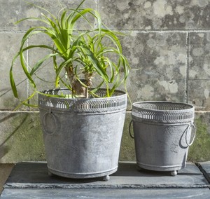 Jardinière en zinc ornée avec poignées, grande jardinière décorative d'extérieur, style industriel, en métal galvanisé blanc, finition vieillie - Product Image 2