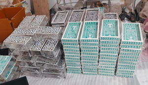 Vente en gros Nouveau design Récipient de stockage de desserts en acrylique avec couvercle incrusté de vadrouille en bois pour le stockage de condiments à couverture sucrée au chocolat - Product Image 6