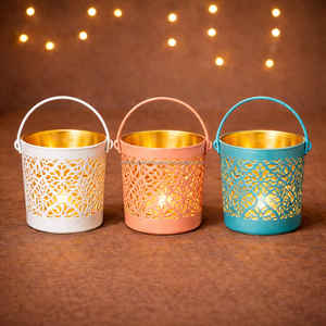 Portavelas Cilíndricos Marroquíes de Metal, Hechos a Mano, Juego de 3 para el Día de San Valentín - Product Image 2