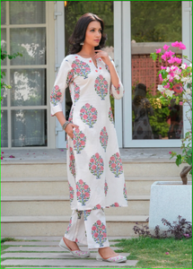 Ensemble Kurta Salwar blanc Gulnaar, brodé à la main, coupe droite, idéal pour les fêtes - Product Image 4