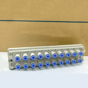 SMC ปลั๊กอินแมนิโฟลด์แบบเสียบ ขนาดกว้าง 10 มม- 4 พอร์ต KDM10P-04 - Product Image 2