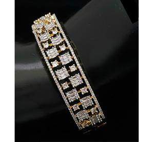 Adorable Pulsera de Diseño con Zirconia Chapada en Oro de Primera Calidad, con BRILLIOS INCREÍBLES, Abrible, para Mujeres y Niñas, Ideal para Fiestas - Product Image 2