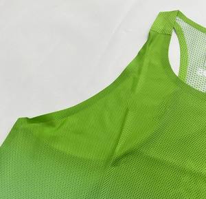 Camiseta Deportiva para Correr al por Mayor con Impresión de Logotipo Personalizado del Equipo - Product Image 4