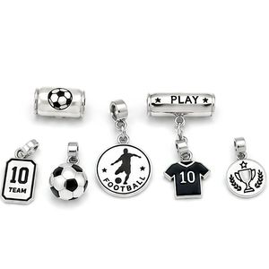Bracelet de charme de football personnalisé avec pendentif maillot de foot numéro 10, bracelet sport en acier inoxydable pour cadeaux d'équipe - Product Image 4