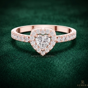 Bague en forme de cœur micro-pavée étincelante avec zircon CZ plaqué or rose pour femme, idéale pour mariage et fiançailles - Product Image 2