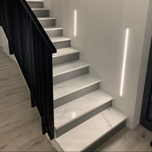 Marbre blanc naturel indien poli, découpé sur mesure, moderne, imperméable, pour applications de sols dans les salles de bain et les cuisines - Product Image 1