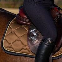 Tapis de selle anglais matelassé de luxe, respirant, durable, avec doublure douce pour le confort et le style, équipement d'équitation