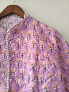 Veste matelassée en coton patchwork faite à la main : Manteau bohème réversible - Product Image 3