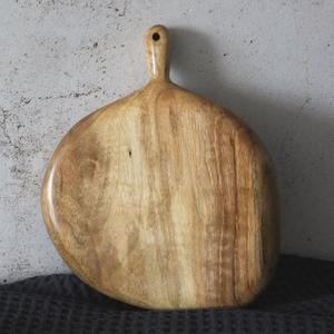 Tabla de Cortar y Servir de Madera de Acacia Personalizada con Orificio para Colgar, para Servir Carne, Pan o Verduras - Product Image 6