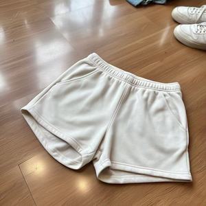 Pantalones cortos de lana de algodón personalizados, pantalones cortos de sudor desgastados con serigrafía, ropa de calle lavada con ácido desteñida al sol, pantalones cortos de color sólido para hombres - Product Image 2
