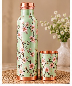 Botella de Agua de Cobre con Estampado Retro de Sol, Luna y Estrellas, con Tapa y Vaso, Ecológica y Portátil - Product Image 4