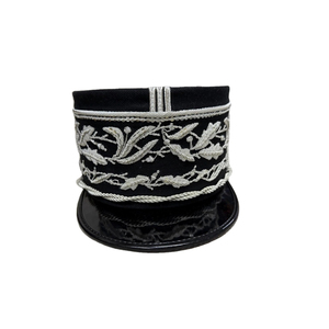 Casquette Képi Noire OEM Personnalisée avec Broderie Feuille Tressée Argentée et Visière Brillante pour Tenue de Cérémonie, Défilé ou Costume Formel - Product Image 4