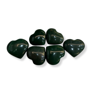 หยกเขียวธรรมชาติรูปหัวใจขัดเงา คริสตัลหัวใจ ขายส่ง - Product Image 1