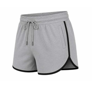 Shorts en coton gris pour homme avec bande latérale noire, taille à cordon de serrage, short de sport décontracté - Product Image 2