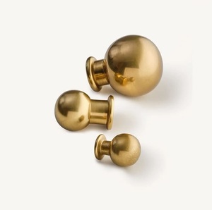Bouton de meuble en laiton brossé, forme champignon, dessus ovale arrondi, base évasée élégante, pour armoires de cuisine modernes, placards et tiroirs ARTWARE - Product Image 4