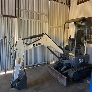 Mini-excavatrice Bobcat E26 haut de gamme avec design compact, système hydraulique puissant et performances fiables pour la construction - Product Image 5