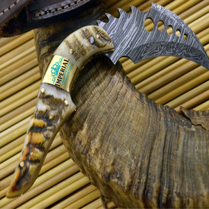 Cuchillo de caza de acero de Damasco con hoja de punta curva, mango de hueso e incrustaciones de latón, herramienta de supervivencia para exteriores - Product Image 2