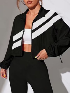 Vêtements de sport pour femmes, ensemble coordonné avec panneaux en chevron |   Ensemble de course et d'entraînement 2 pièces en tissu froissé avec leggings de compression - Product Image 3