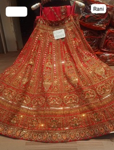 Lehenga nupcial de trabajo bordado Georgette elegante más vendido, perfecto para ceremonias de boda y eventos de recepción de la India - Product Image 2