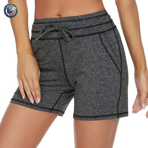 Shorts de sport pour femmes, tissu respirant et léger, pour yoga, gym et activités de plein air - Product Image 1