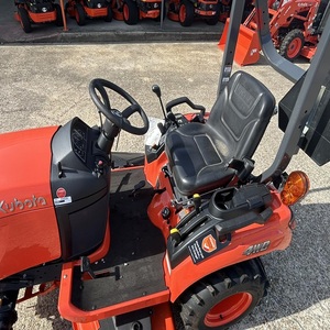 Tractor compacto Kubota BX1880 de alta capacidad y precio accesible con cargador frontal, listo para envío inmediato. - Product Image 6