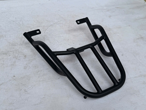 Porte-bagages arrière tubulaire M-Biker VinFast Motio, accessoires pour moto - Product Image 1