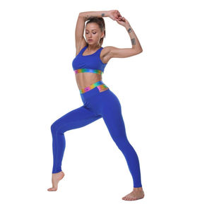 Ensemble 2 pièces sans couture de vêtements de sport de yoga pour femmes : crop top court et tenue de fitness pour la gym - Product Image 4