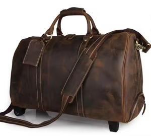 Achetez un sac de voyage vintage en cuir véritable fait main avec poignée réglable, sac de voyage en cuir pour ordinateur portable - Product Image 1