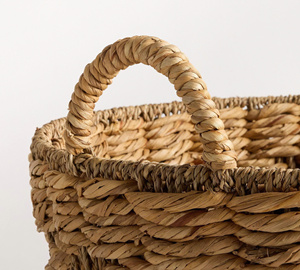 Panier de rangement rond tissé naturellement Artisan Twist avec poignées latérales, panier décoratif fait main, organisateur pour salon - Product Image 2