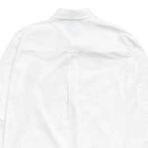 เสื้อเชิ้ตผู้ชายแบบติดกระดุม แขนยาว ผ้าฝ้าย สีพื้น คลาสสิก เหมาะสำหรับใส่ทำงานหรือใส่ลำลอง สวมใส่สบายทุกวัน - Product Image 4